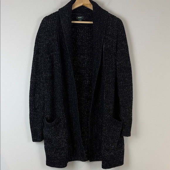 Roots Black with white Cardigan Sweater Size Small - Picture 1 of 6